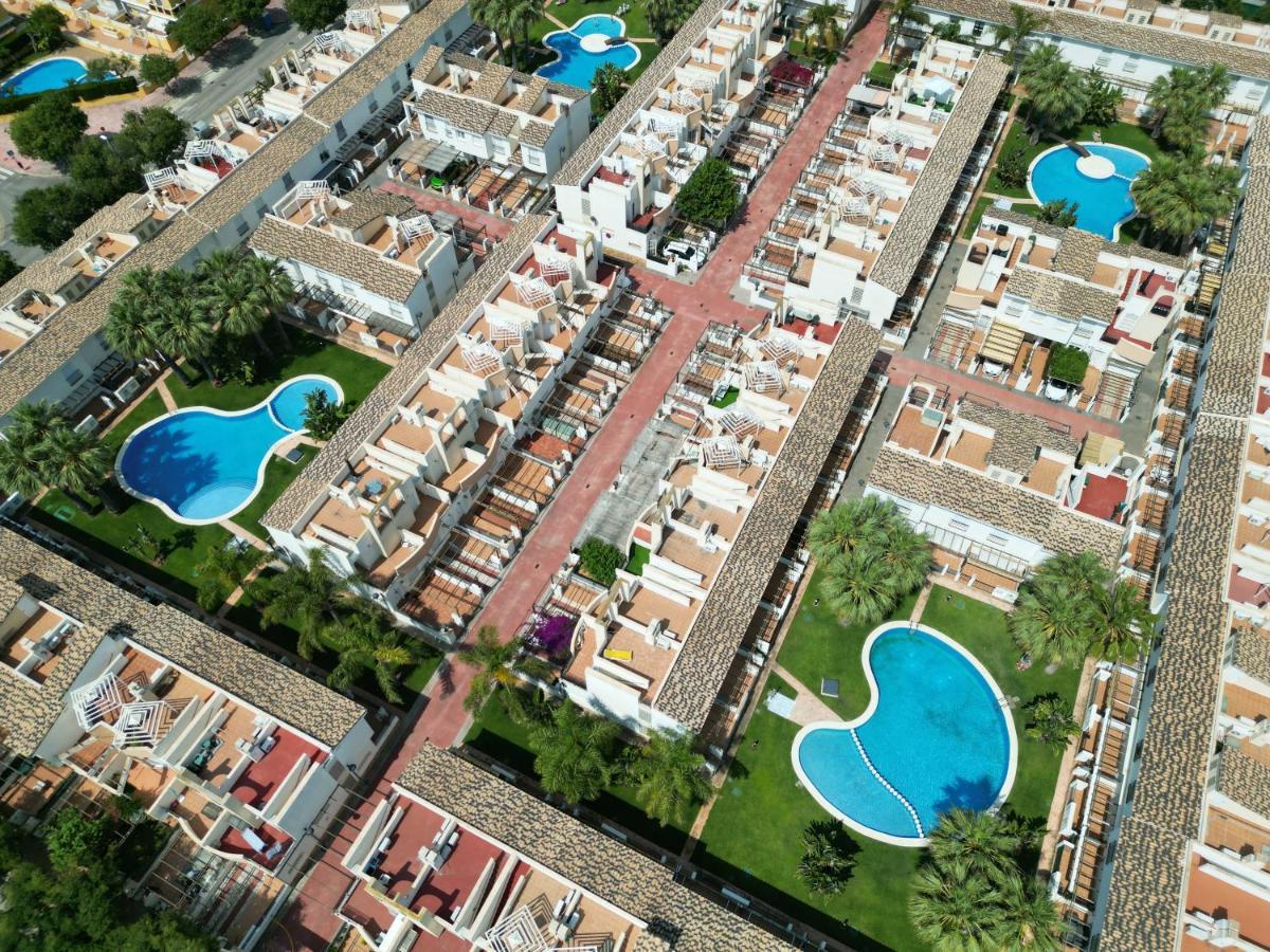 Con Piscina Y Dos Terrazas *